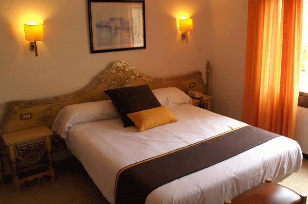 Hotel Hostal del Sol Sant Feliu de Guíxols Esterno foto