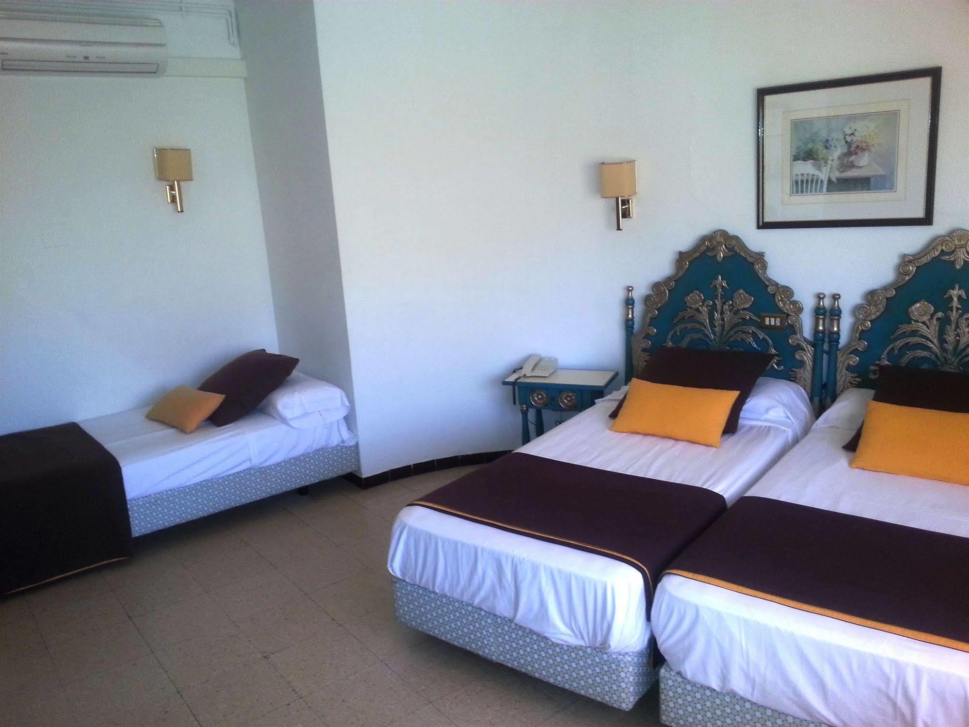 Hotel Hostal del Sol Sant Feliu de Guíxols Esterno foto