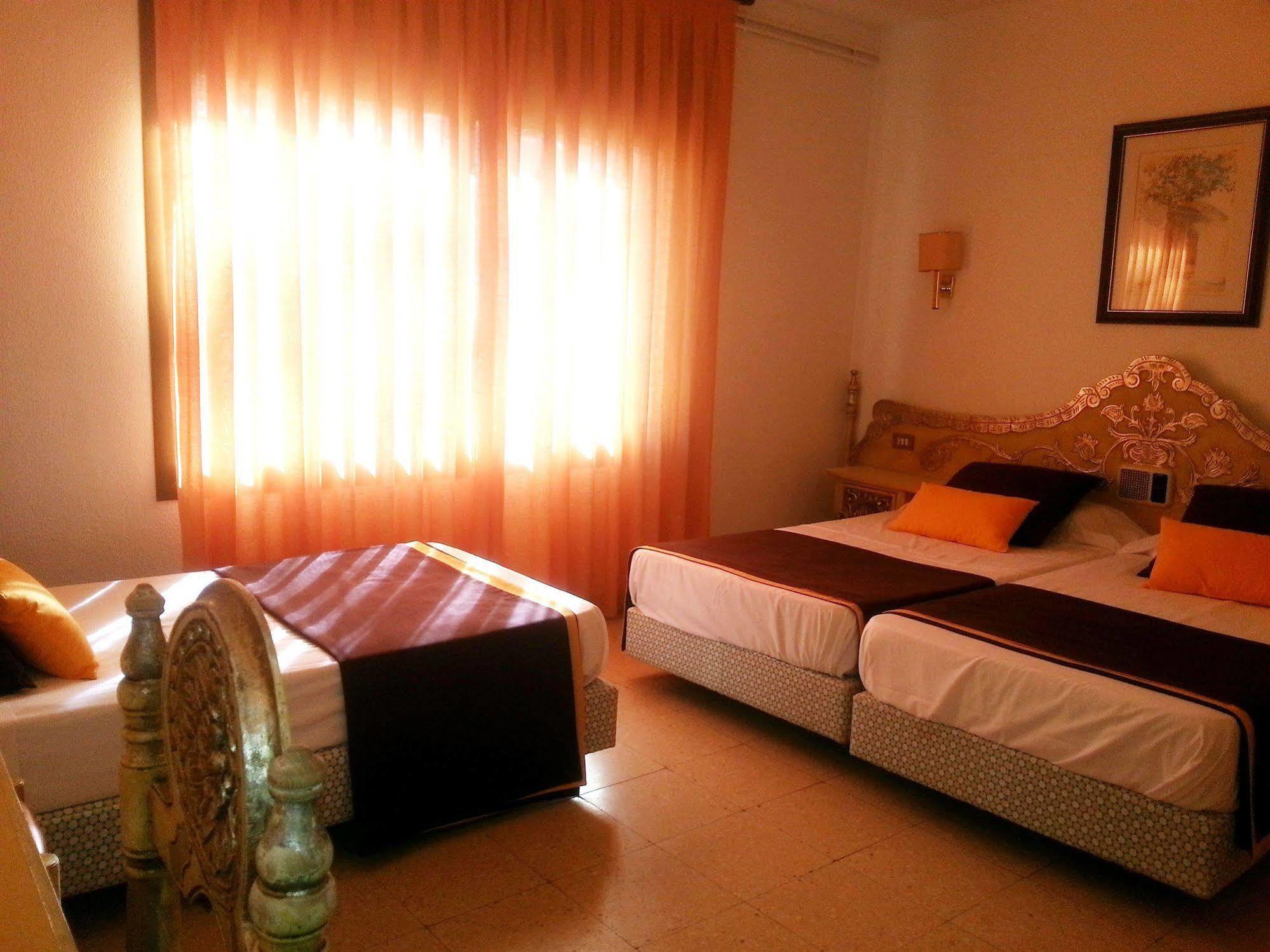 Hotel Hostal del Sol Sant Feliu de Guíxols Esterno foto