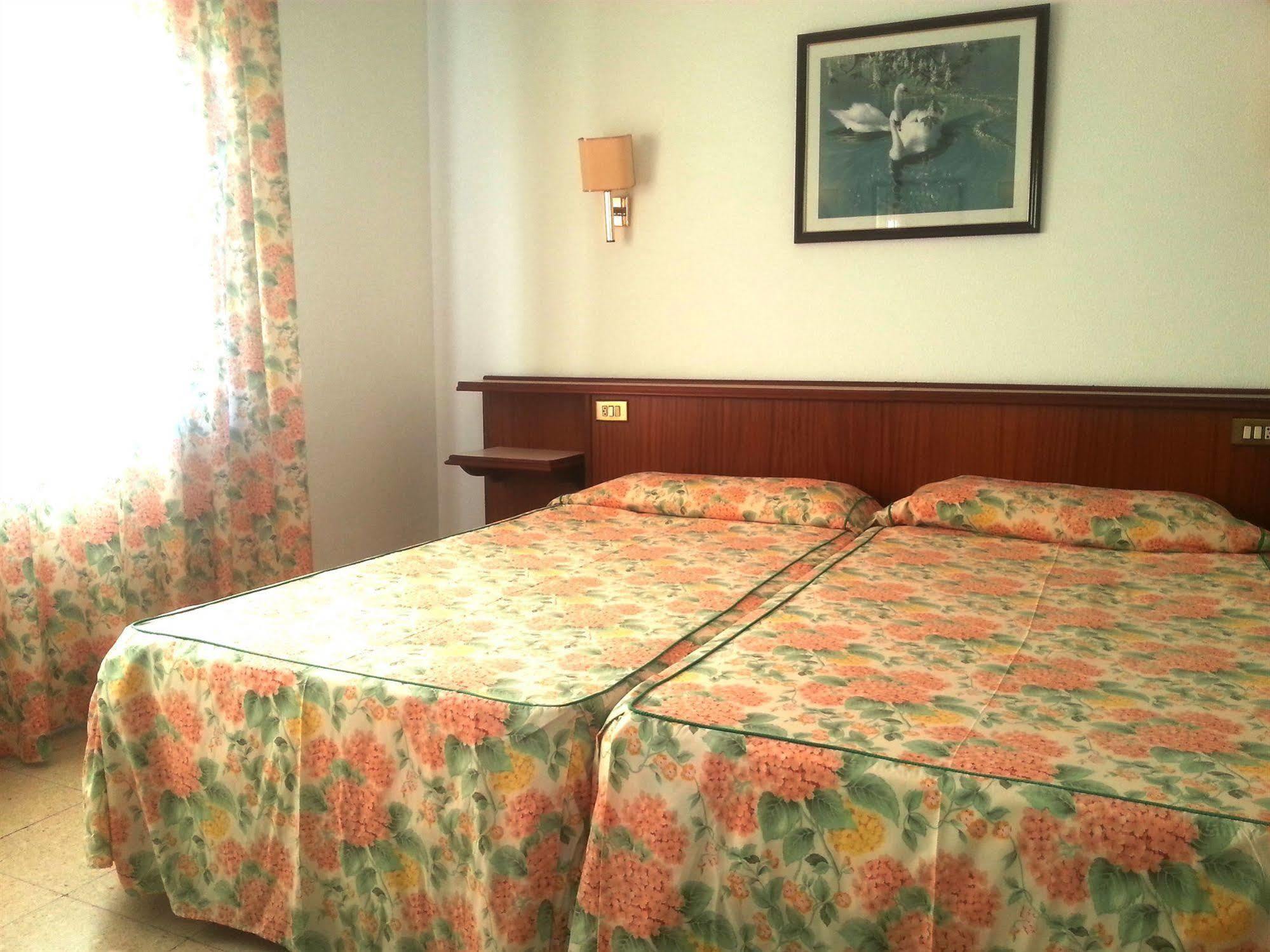 Hotel Hostal del Sol Sant Feliu de Guíxols Esterno foto