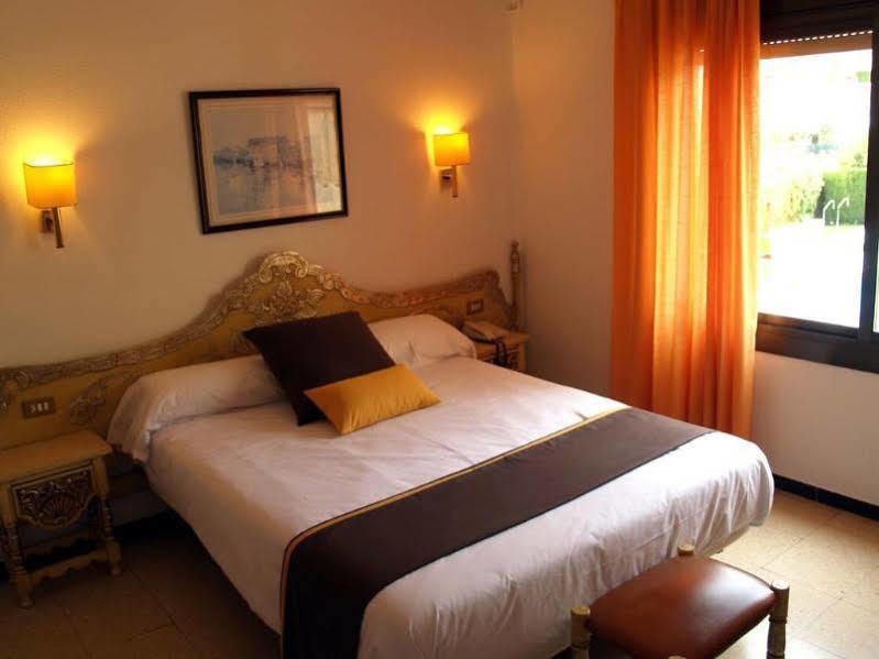 Hotel Hostal del Sol Sant Feliu de Guíxols Esterno foto
